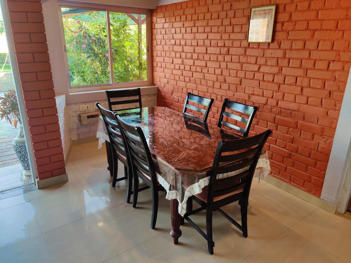Brick Field Hotel Varanasi Exterior photo