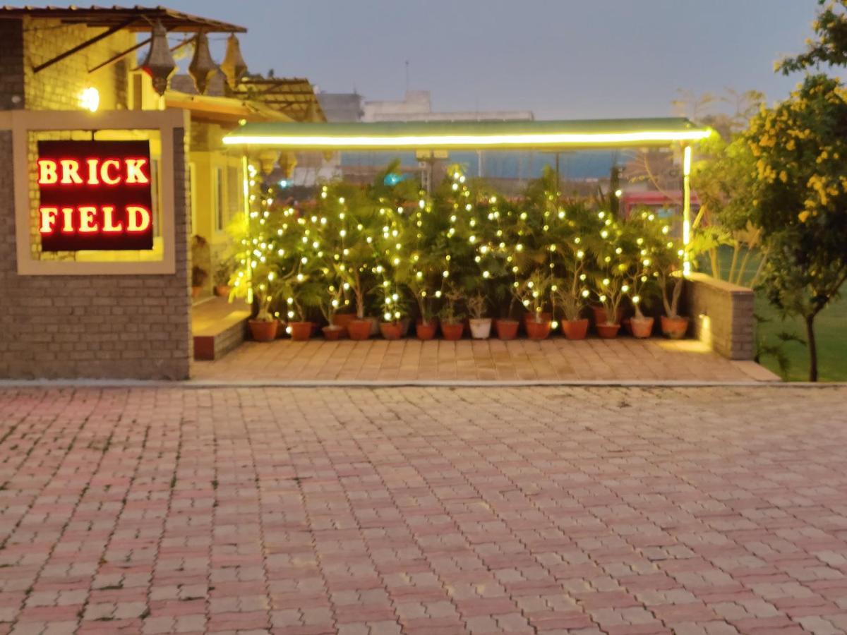 Brick Field Hotel Varanasi Exterior photo