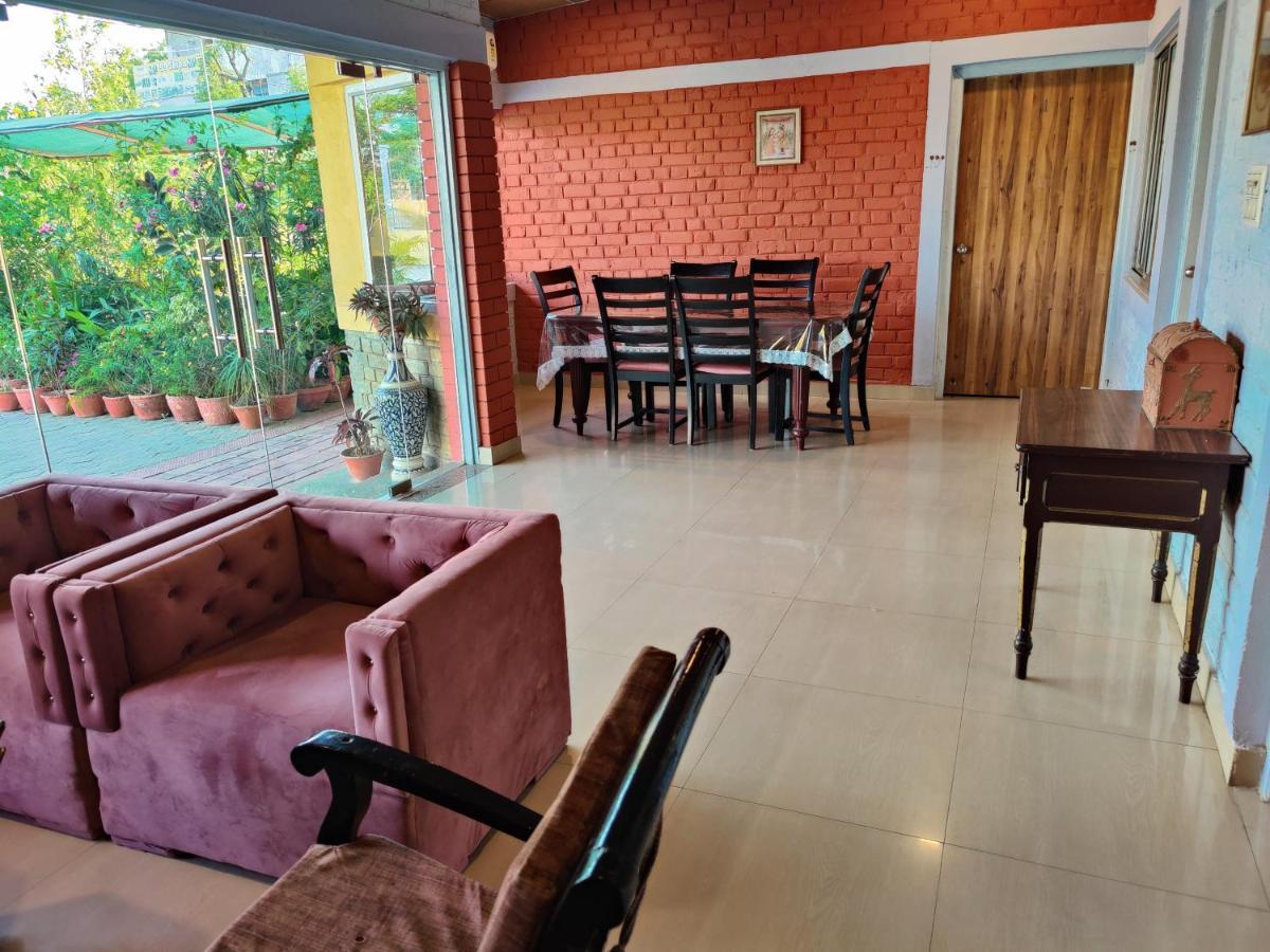 Brick Field Hotel Varanasi Exterior photo