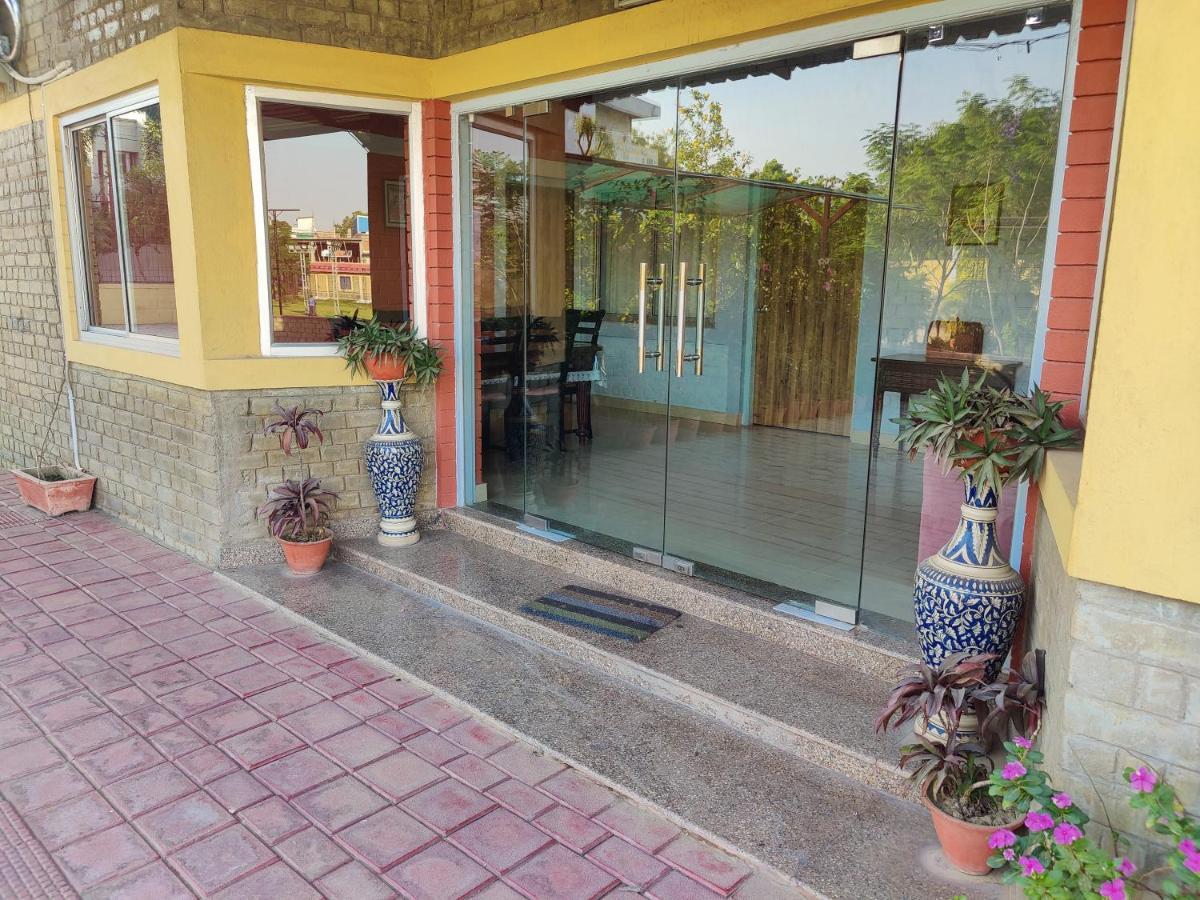 Brick Field Hotel Varanasi Exterior photo